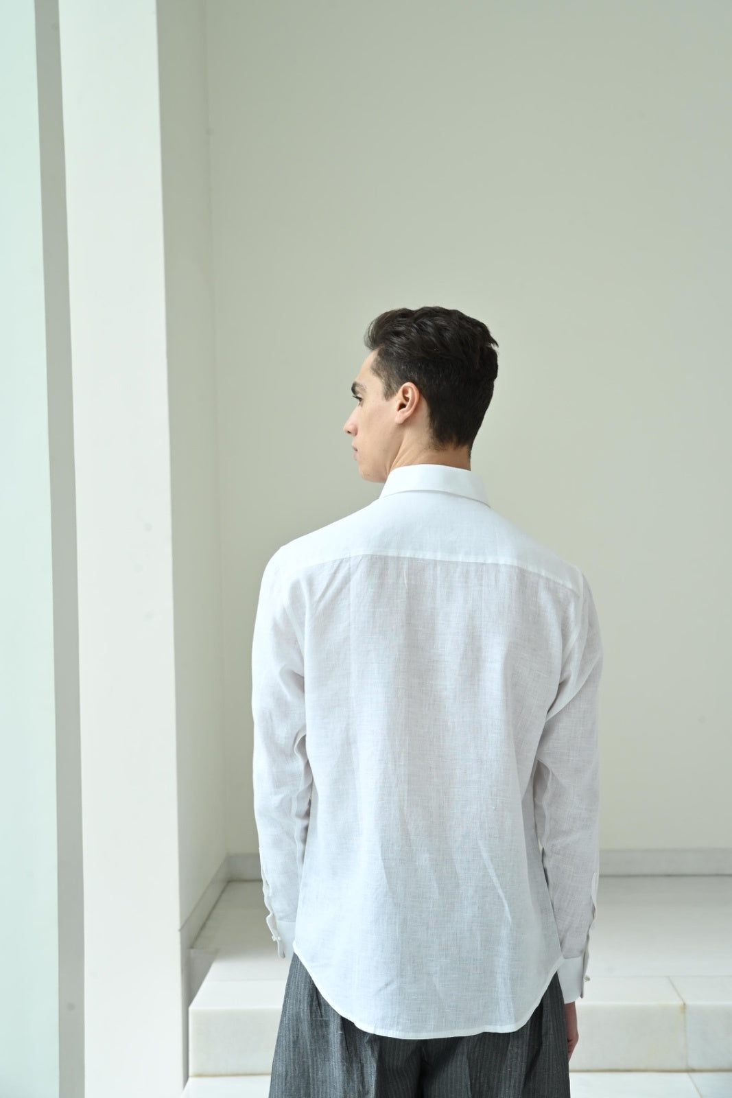 CLASSIC LINEN SHIRT - WHITE