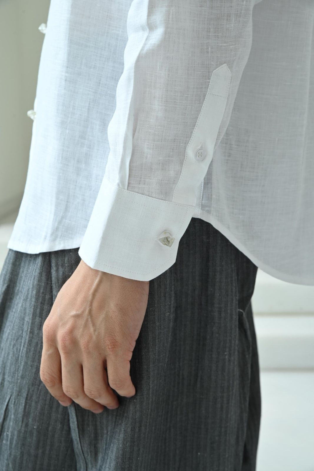 CLASSIC LINEN SHIRT - WHITE