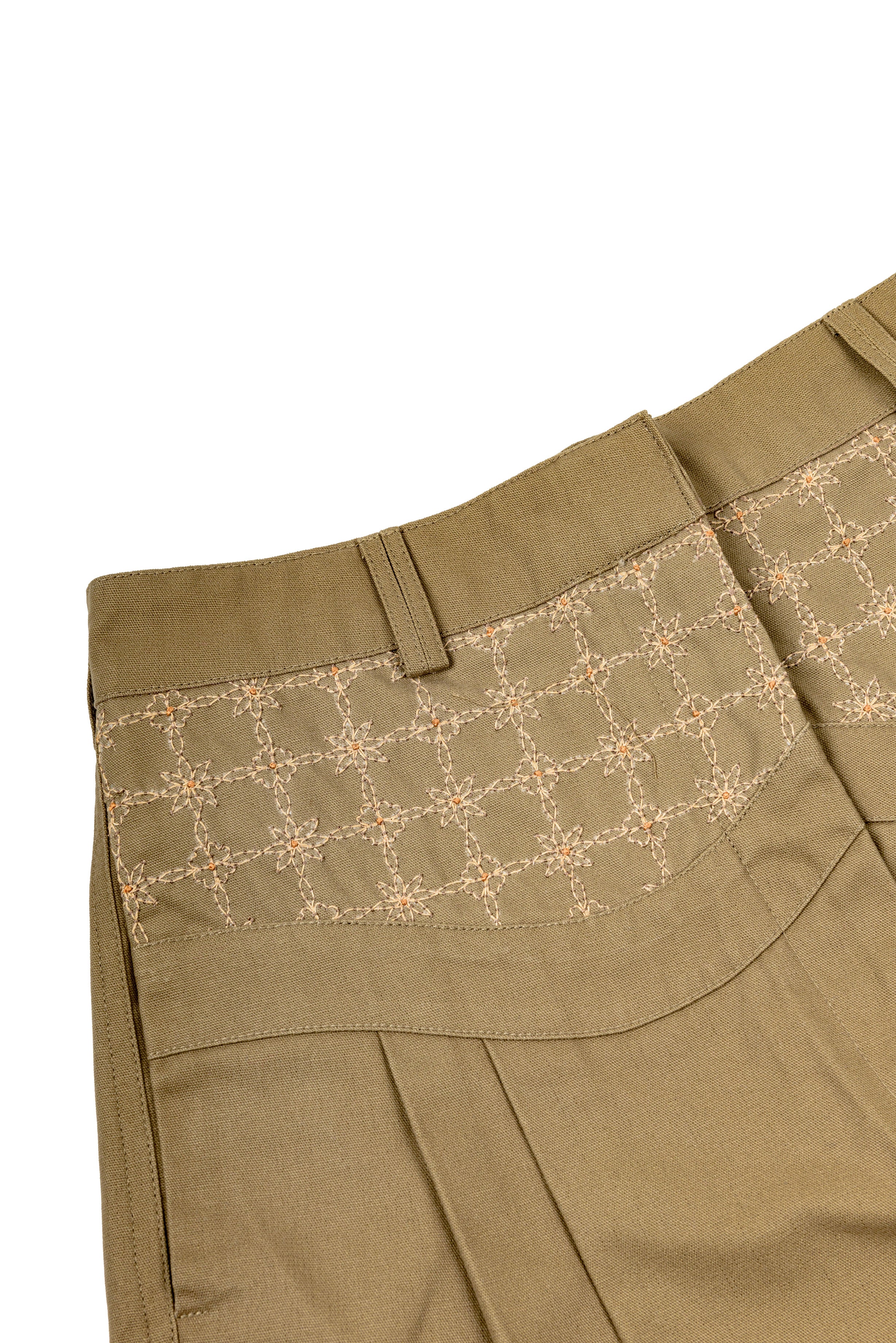 CLASSIC FIT SHORTS - KHAKI