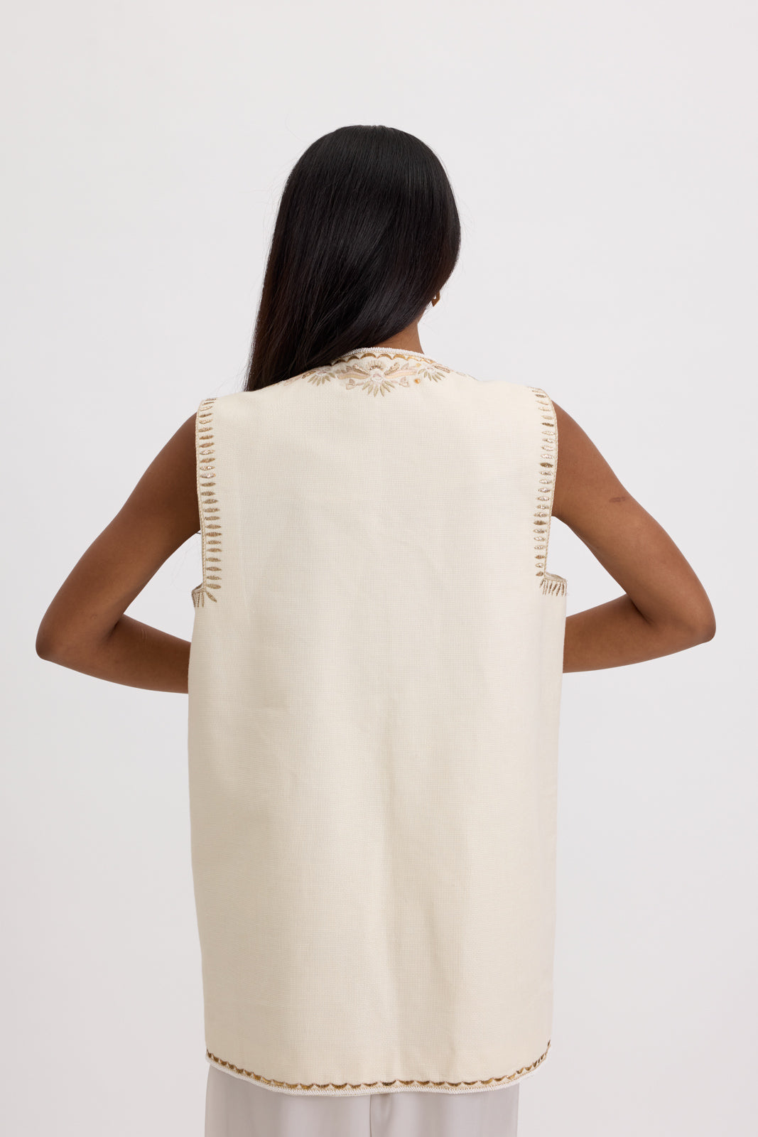 LONG EMBROIDERED BUNDI IN IVORY (UNISEX)