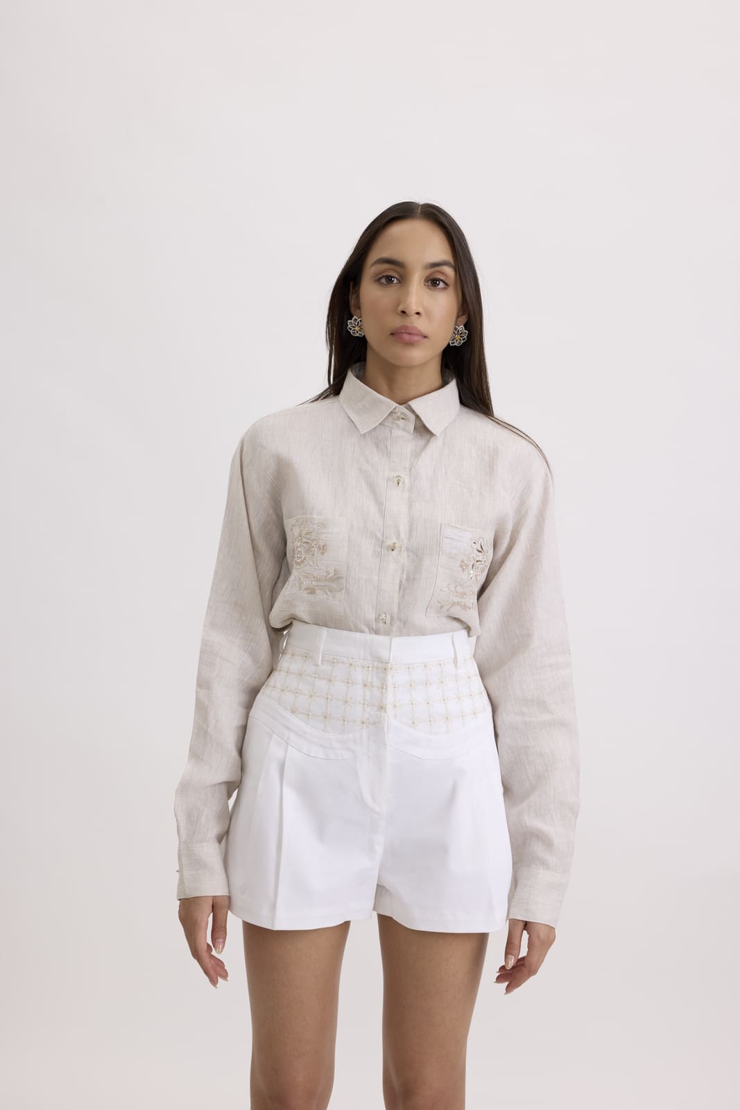 CLASSIC FIT SHORTS - POWDER WHITE