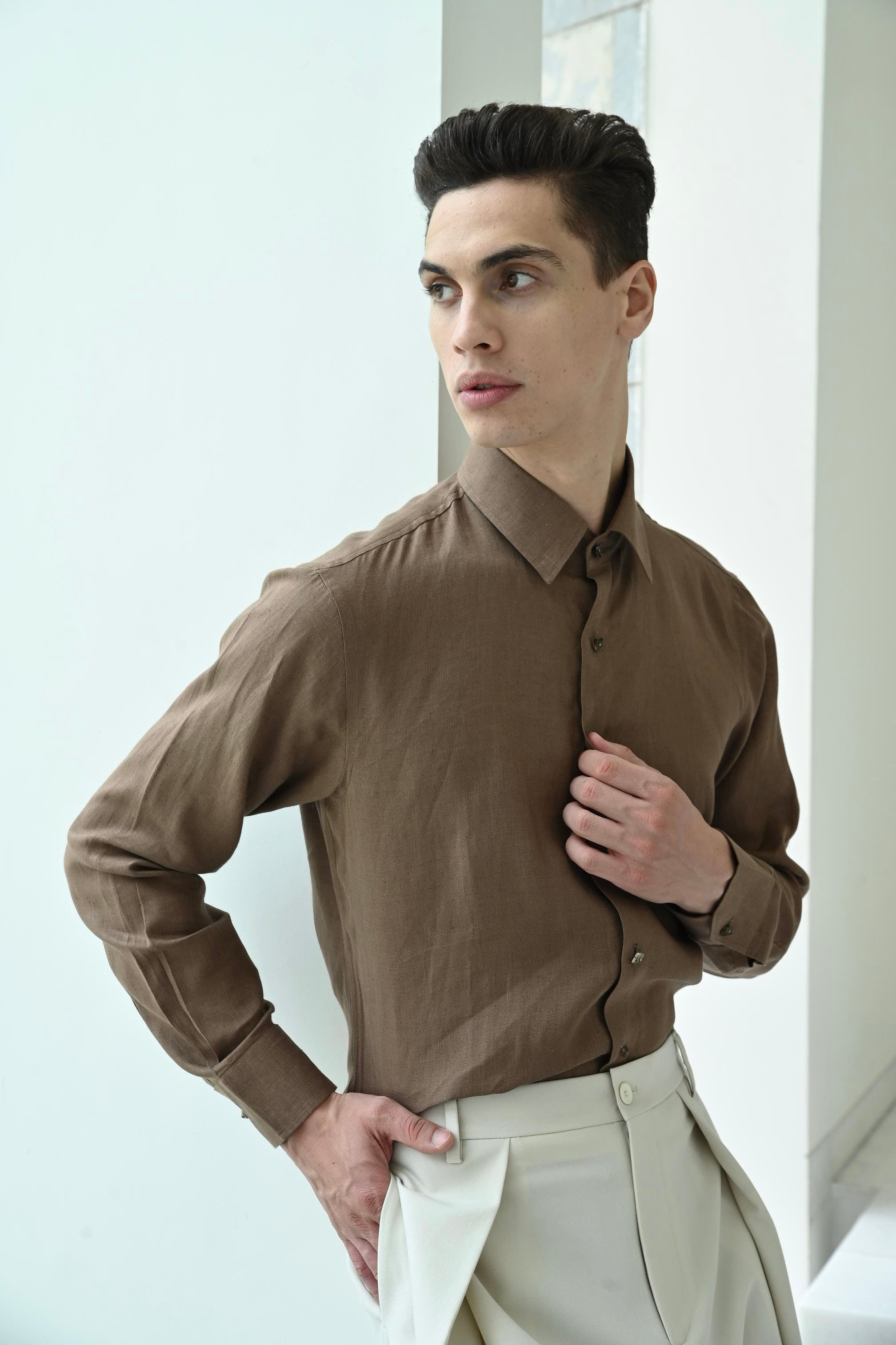 CLASSIC LINEN SHIRT - TRUE BROWN