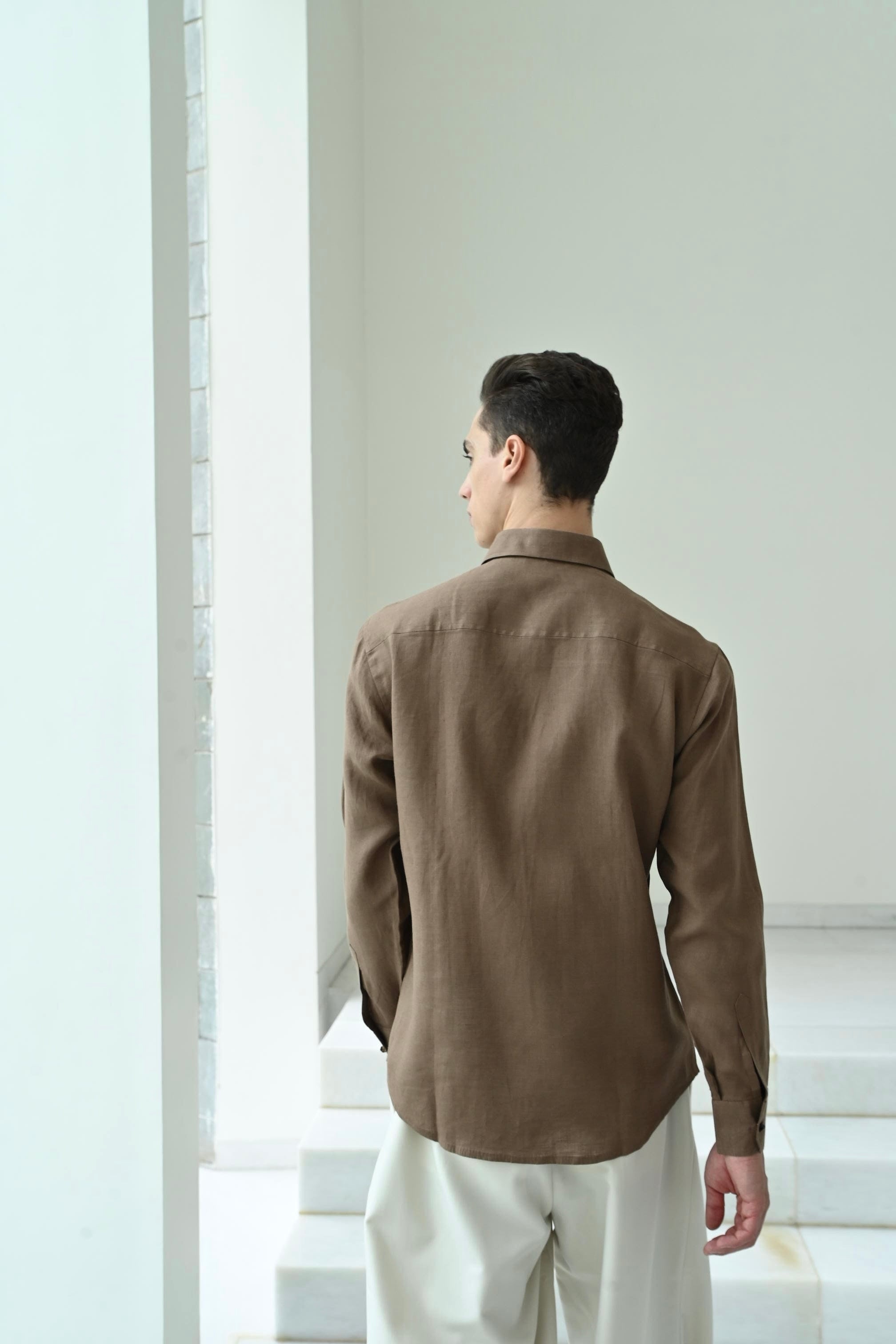 CLASSIC LINEN SHIRT - TRUE BROWN