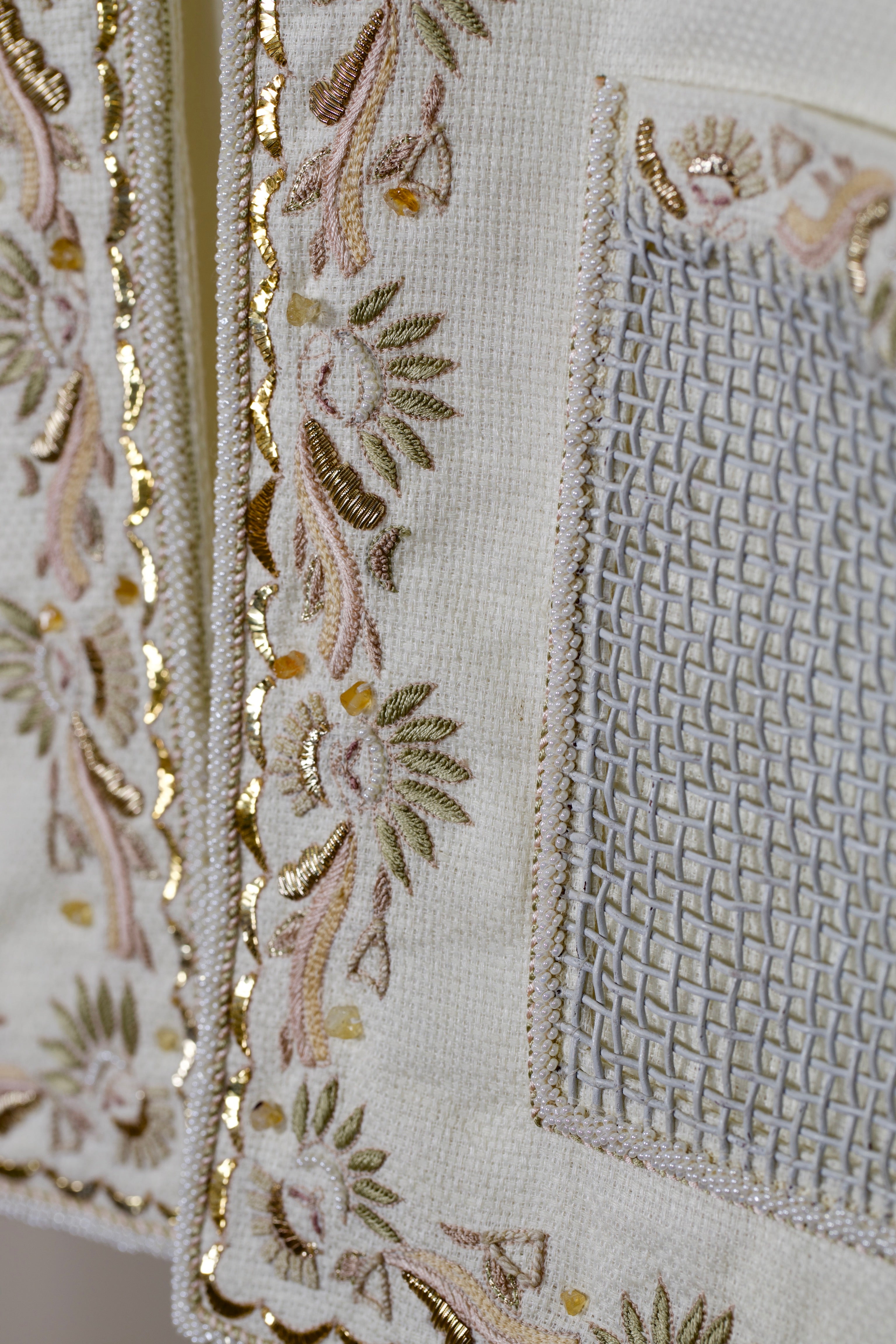 LONG EMBROIDERED BUNDI IN IVORY (UNISEX)
