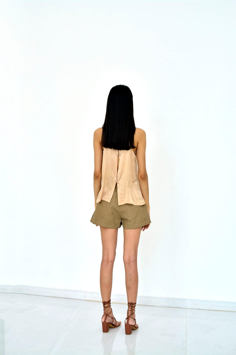 CLASSIC FIT SHORTS - KHAKI